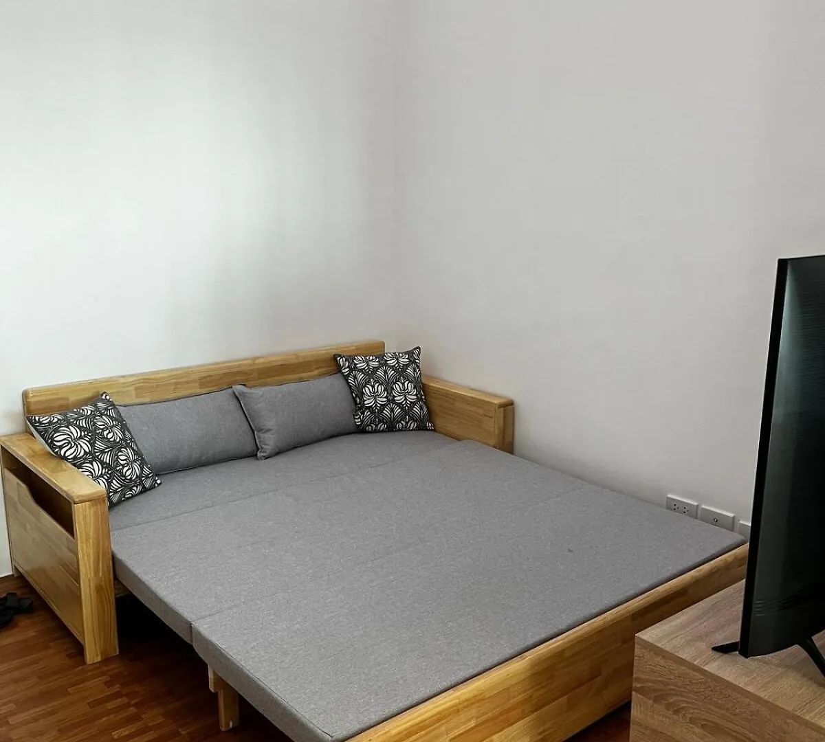 Apartment Loft-Type Condo In Mandaluyong With City Views And Parking Manila Philippines
