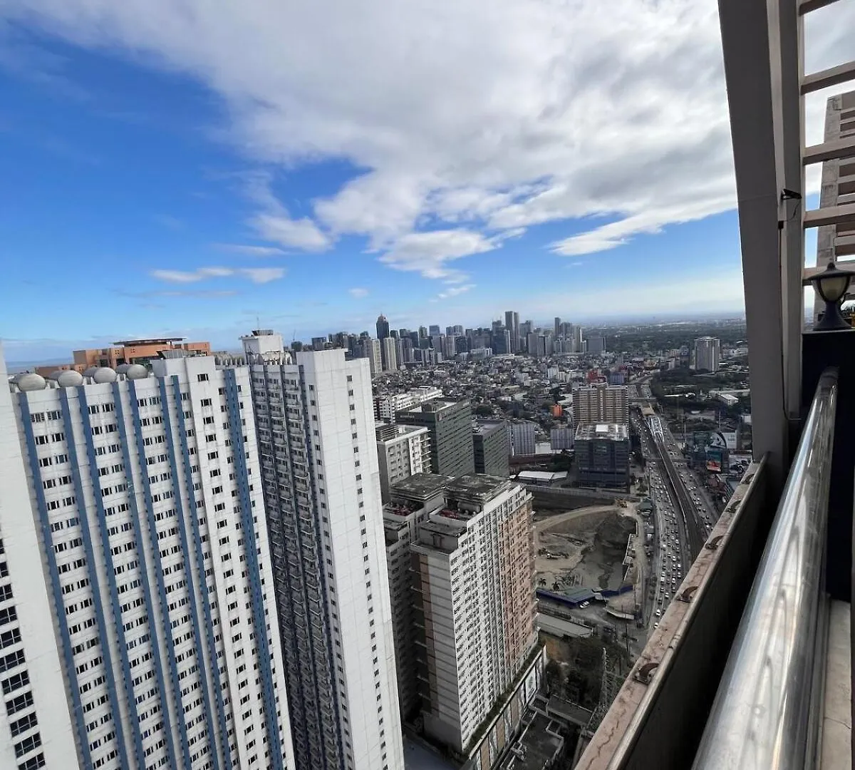 Loft-Type Condo In Mandaluyong With City Views And Parking Manila Apartment