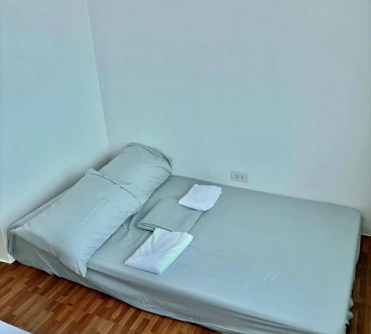 Apartment Loft-Type Condo In Mandaluyong With City Views And Parking Manila Philippinen