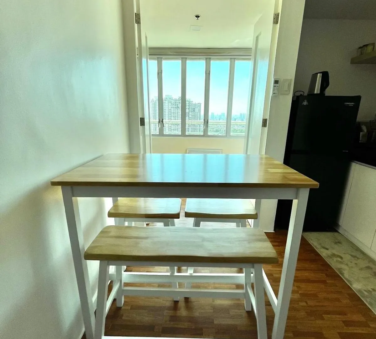 Loft-Type Condo In Mandaluyong With City Views And Parking Manila Apartment
